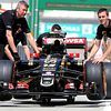 The Lotus F1 E23 of Pastor Maldonado